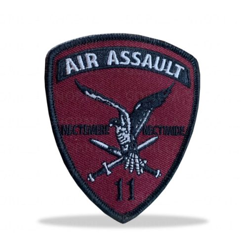 Patch 11 Luchtmobiele Brigade (Burgundy, schildvorm)